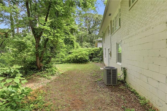 1865 S Columbia Place, Decatur, GA 30032