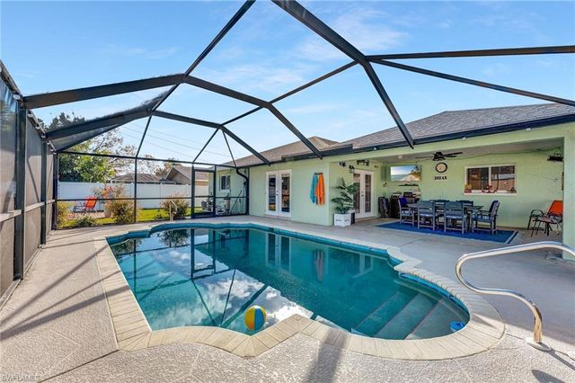 2203 SE 1st TER, Cape Coral, FL 33990