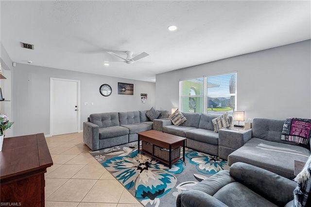 2203 SE 1st TER, Cape Coral, FL 33990