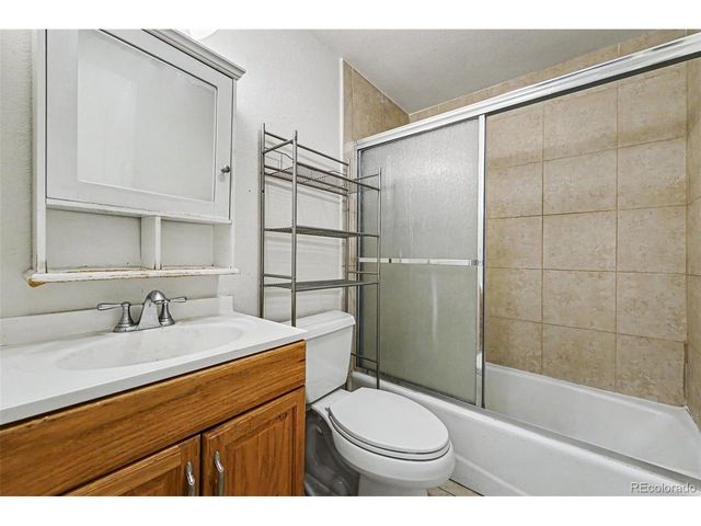 590 N Logan St 206, Denver, CO 80203