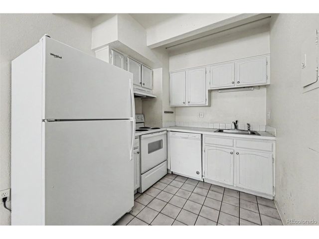 590 N Logan St 206, Denver, CO 80203