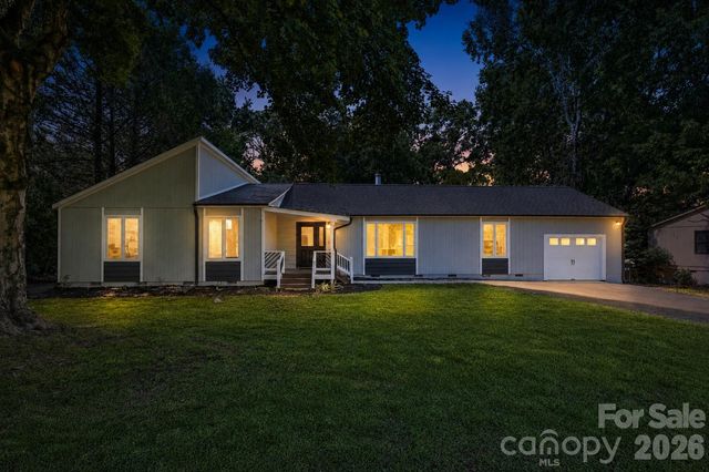 9110 Raintree Lane, Charlotte, NC 28277