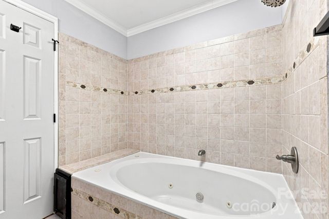 9110 Raintree Lane, Charlotte, NC 28277