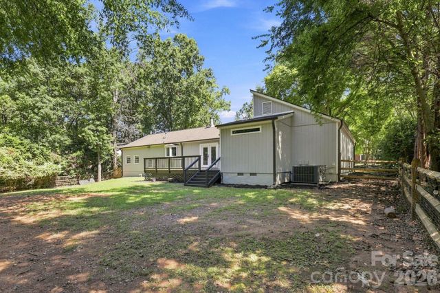 9110 Raintree Lane, Charlotte, NC 28277