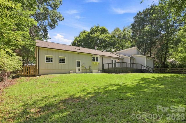 9110 Raintree Lane, Charlotte, NC 28277