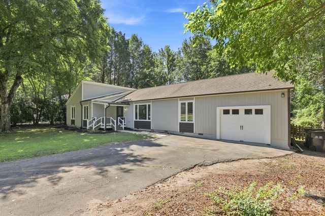 9110 Raintree Lane, Charlotte, NC 28277