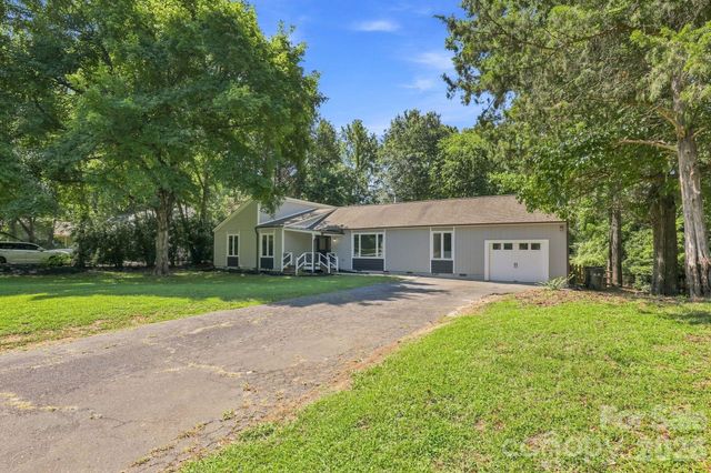 9110 Raintree Lane, Charlotte, NC 28277