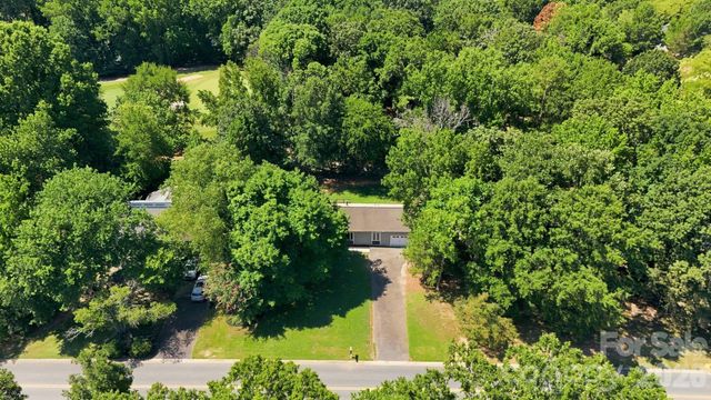 9110 Raintree Lane, Charlotte, NC 28277