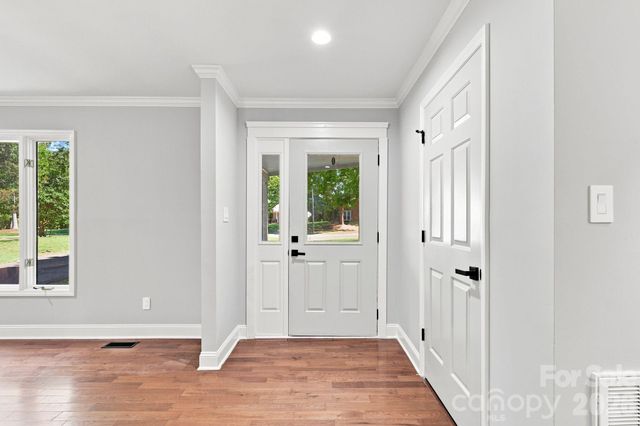 9110 Raintree Lane, Charlotte, NC 28277