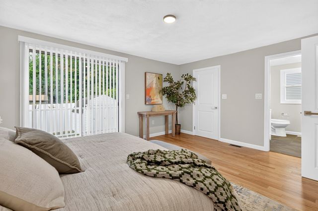72 Arcadia Ave, Waltham, MA 02452