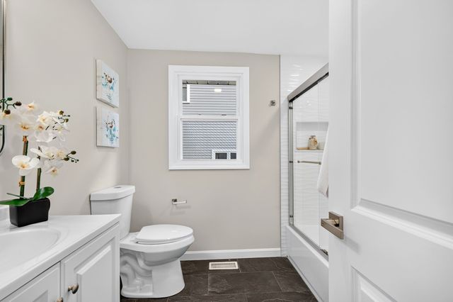 72 Arcadia Ave, Waltham, MA 02452