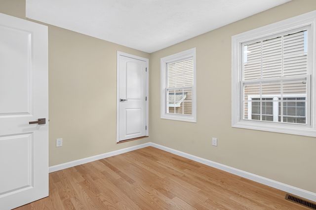 72 Arcadia Ave, Waltham, MA 02452