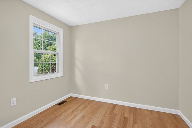 72 Arcadia Ave, Waltham, MA 02452