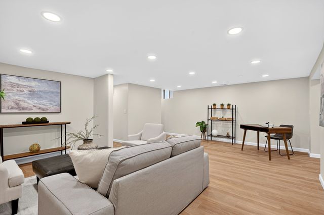 72 Arcadia Ave, Waltham, MA 02452
