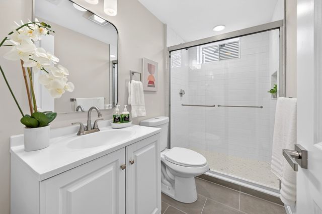 72 Arcadia Ave, Waltham, MA 02452