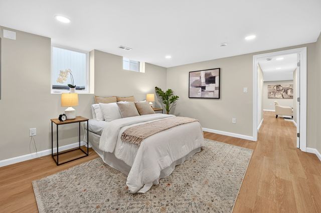 72 Arcadia Ave, Waltham, MA 02452