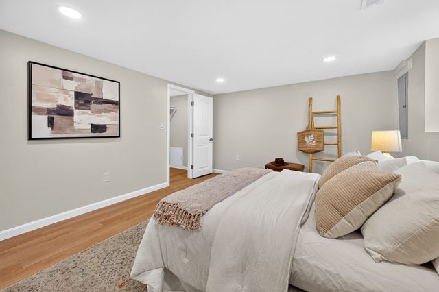 72 Arcadia Ave, Waltham, MA 02452
