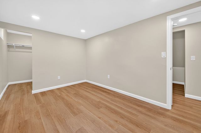 72 Arcadia Ave, Waltham, MA 02452