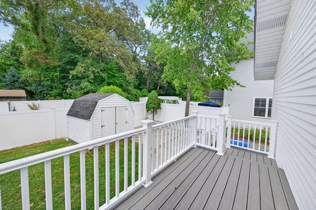 72 Arcadia Ave, Waltham, MA 02452