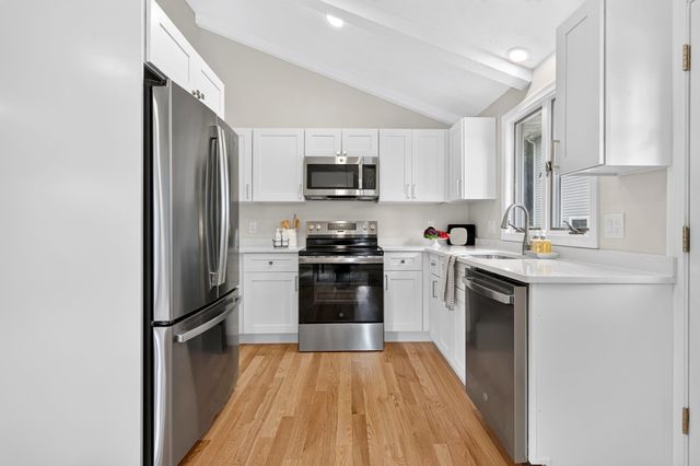 72 Arcadia Ave, Waltham, MA 02452