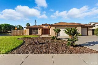 216 Palm Court, Hanford, CA 93230