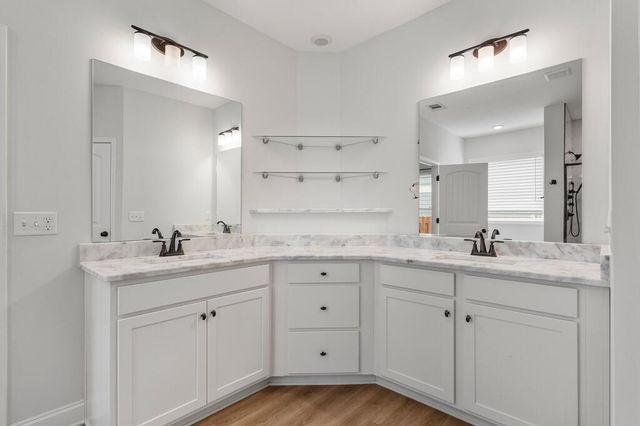 154 Red Oak Court, Smiths Station, AL 36877
