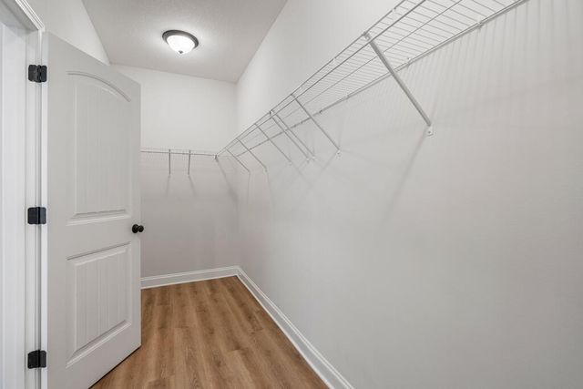 154 Red Oak Court, Smiths Station, AL 36877