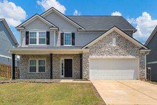 154 Red Oak Court, Smiths Station, AL 36877
