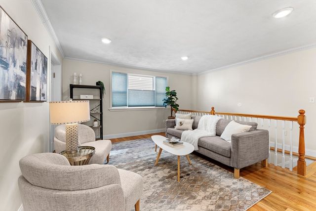 24 Glen St 1, Somerville, MA 02145