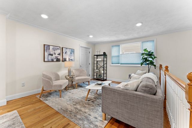24 Glen St 1, Somerville, MA 02145