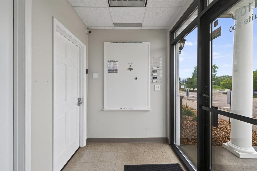 1103 Weir Drive 200, Woodbury, MN 55125 — photo 3