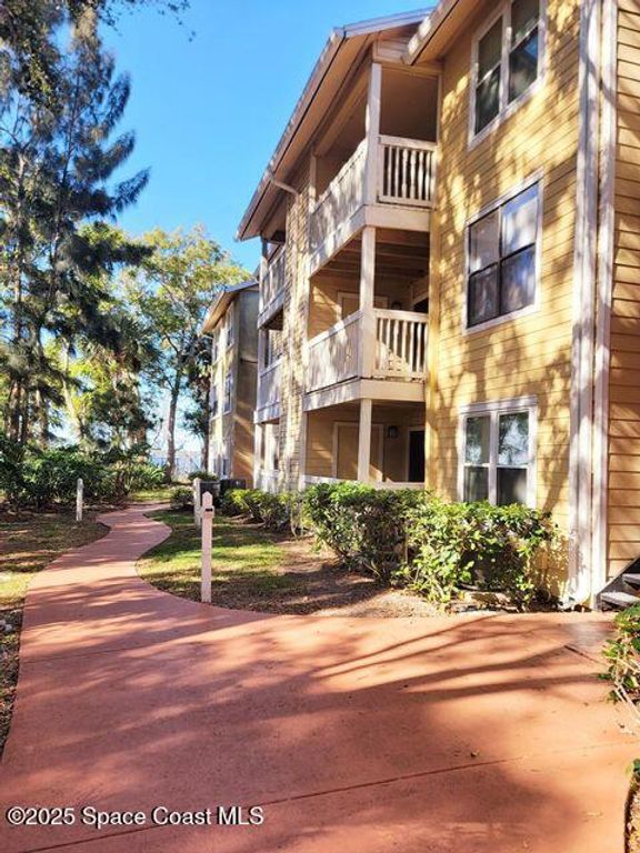 225 S Tropical Trail 901, Merritt Island, FL 32952