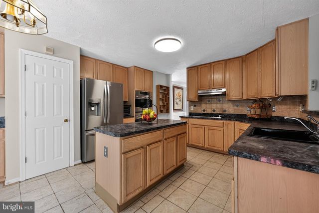6850 BARNEY DR, Hughesville, MD 20637