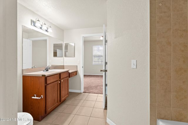 8550 TOUCHTON Road 122, Jacksonville, FL 32216