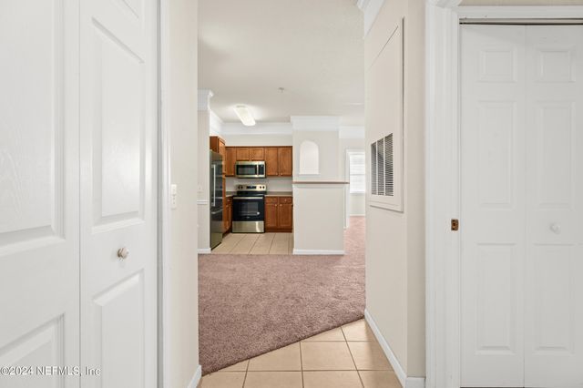 8550 TOUCHTON Road 122, Jacksonville, FL 32216