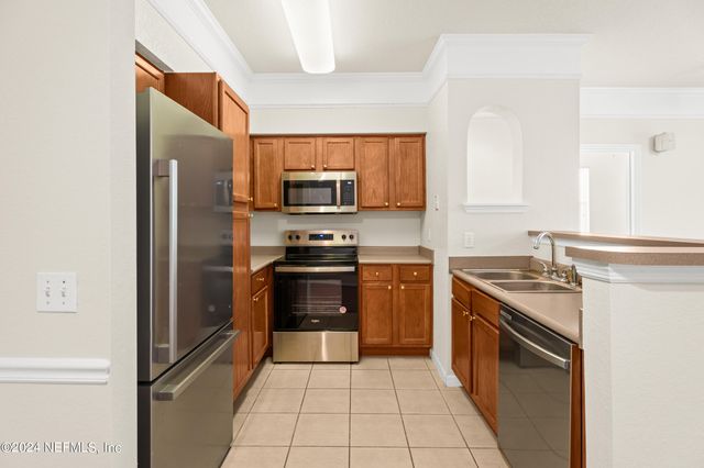 8550 TOUCHTON Road 122, Jacksonville, FL 32216