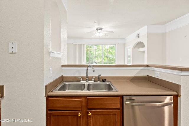 8550 TOUCHTON Road 122, Jacksonville, FL 32216