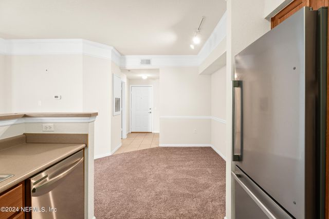 8550 TOUCHTON Road 122, Jacksonville, FL 32216