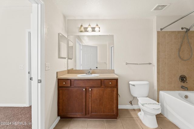 8550 TOUCHTON Road 122, Jacksonville, FL 32216