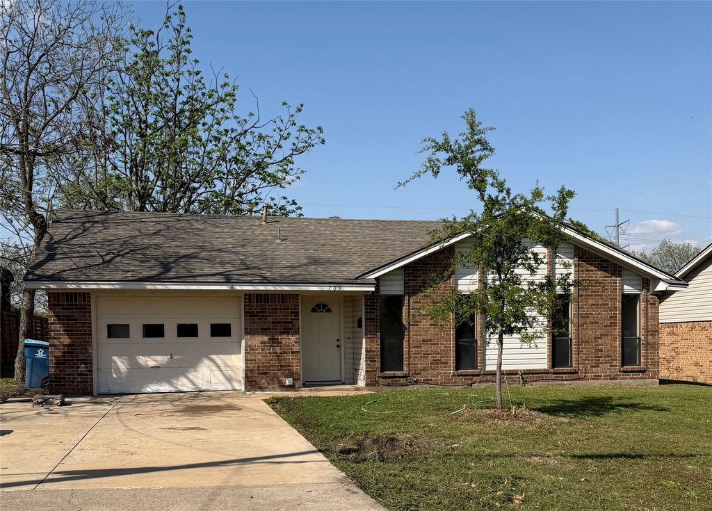 705 Hartman Street, Rockwall, TX 75087