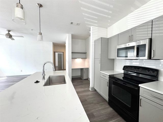 3333 Weslayan St Street 2117, Houston, TX 77027