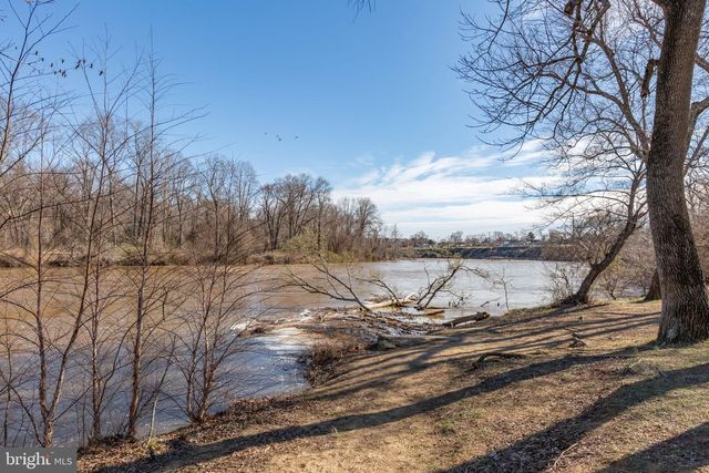 3107 LINDEN AVE, Fredericksburg, VA 22401