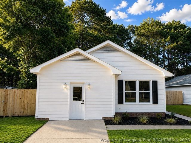 1124 Hoke Loop Road, Fayetteville, NC 28314