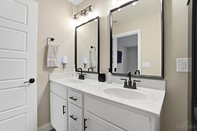 2203 Cobblestone Court, Miamisburg, OH 45342