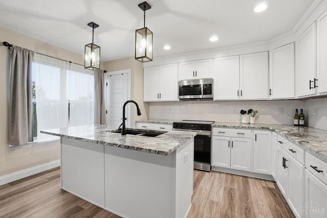 2203 Cobblestone Court, Miamisburg, OH 45342