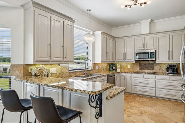 10 Ski Haven Drive, Justin, TX 76247