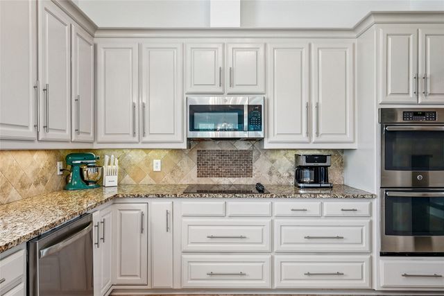 10 Ski Haven Drive, Justin, TX 76247