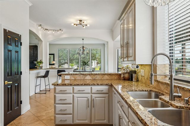 10 Ski Haven Drive, Justin, TX 76247