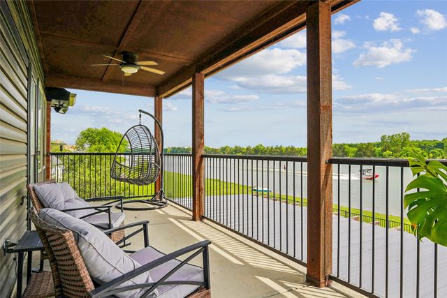 10 Ski Haven Drive, Justin, TX 76247