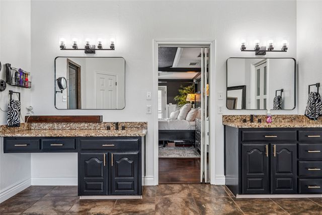 10 Ski Haven Drive, Justin, TX 76247